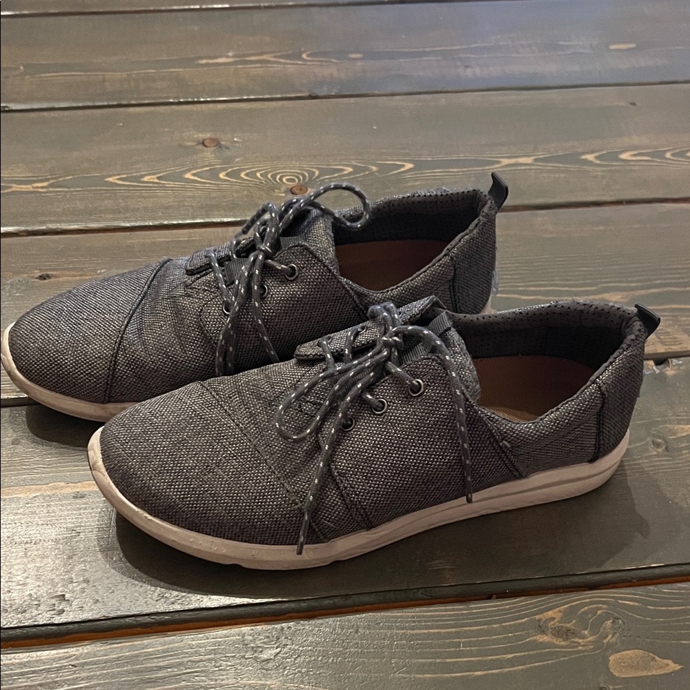 TOMS Gray / Navy Sneakers